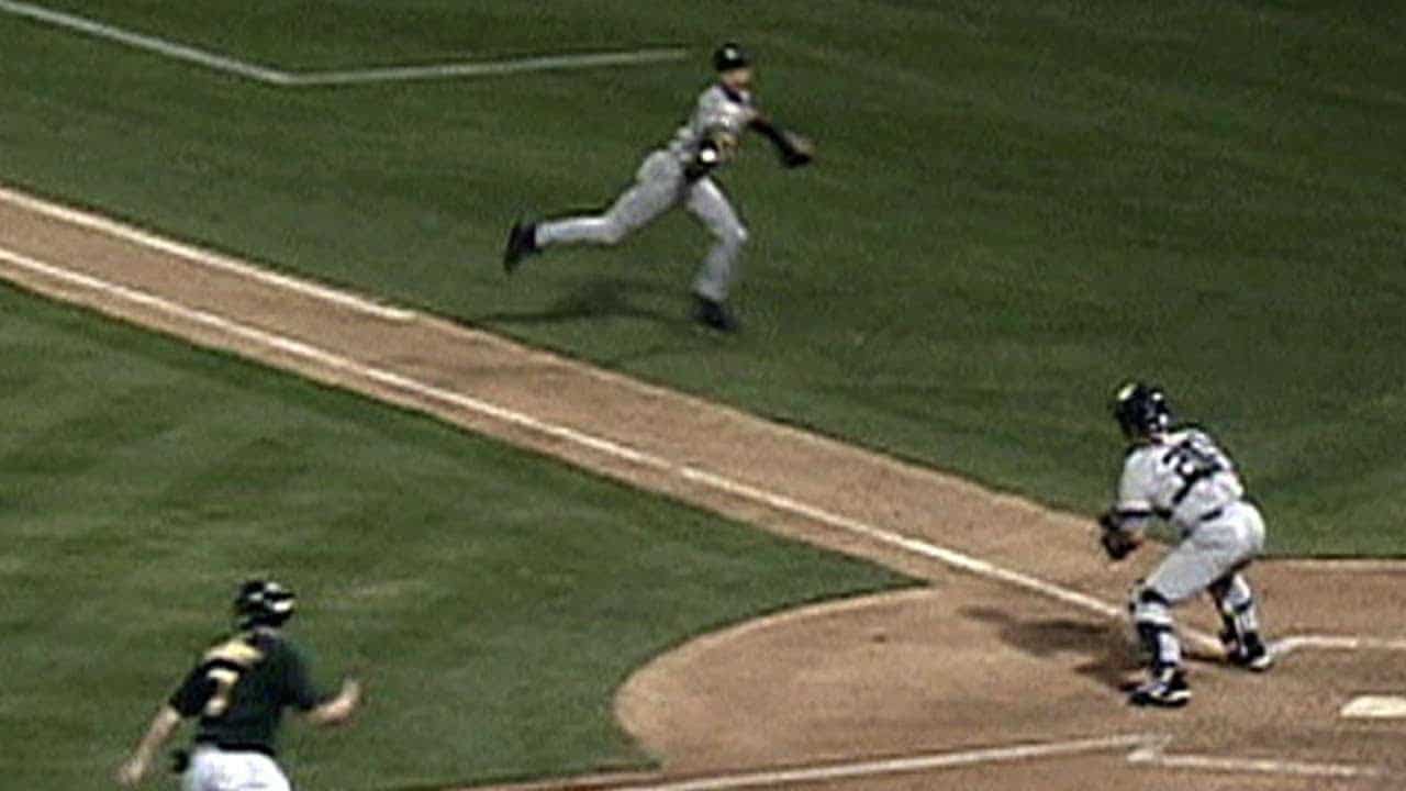 Where Defense Became Art: Baseball's Most Jaw-Dropping Glove Moments 7 derek jeter makes the flip to na 1