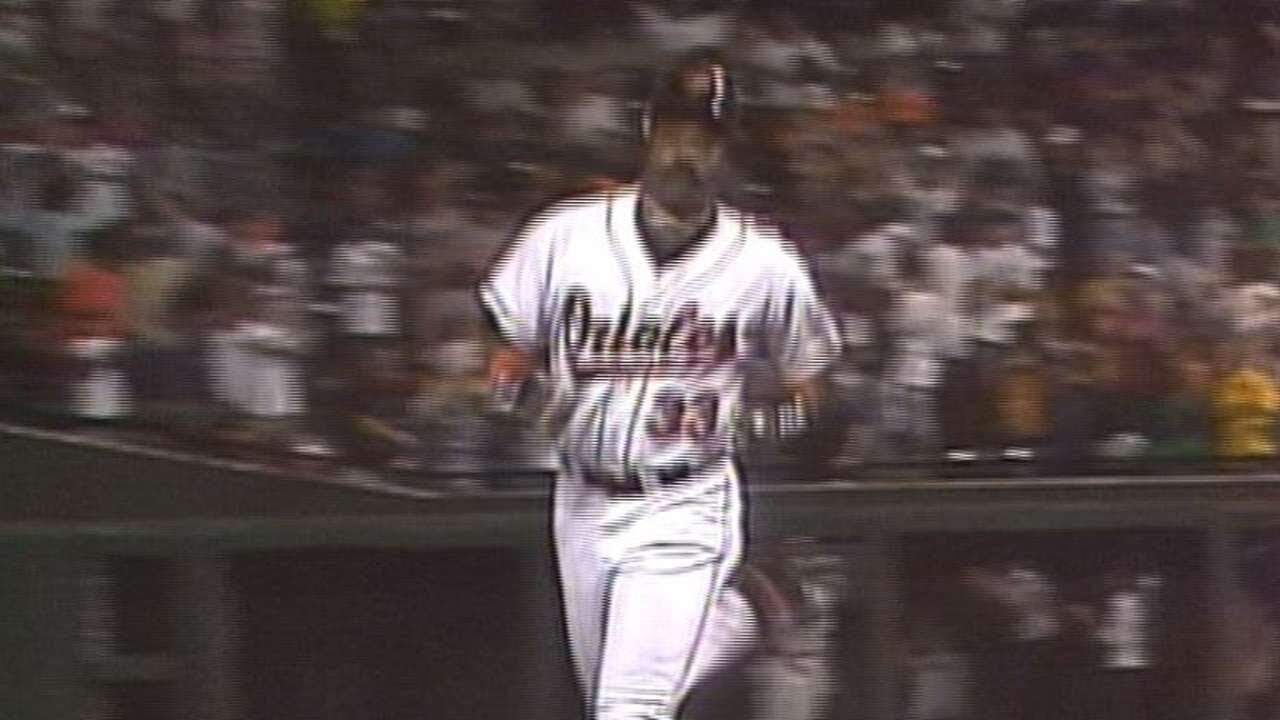 Eddie Murray celebrates his 500th home run, a milestone for baseball's greatest.