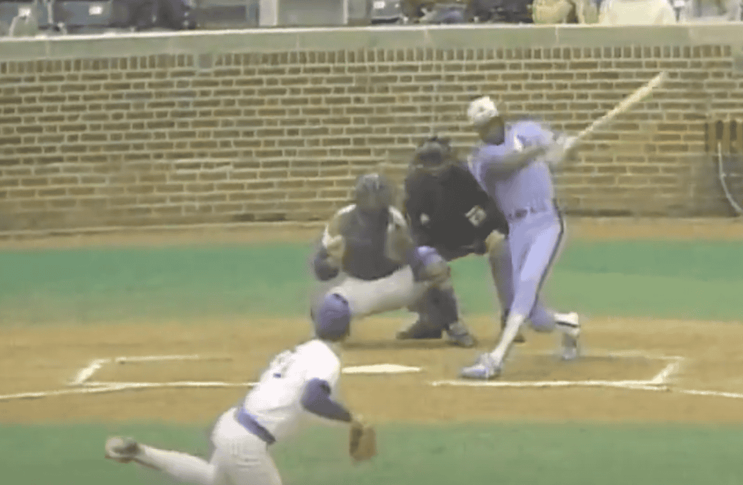 Andre Dawson making a spectacular catch during his prime in the '80s.