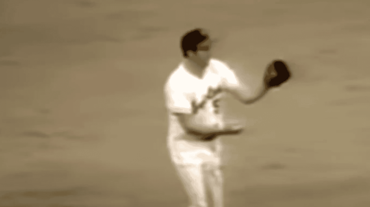 16 Straight Gold Gloves and the Case for Brooks Robinson as the Best Ever 8 Brooks Robinson making an incredible defensive play during a game.