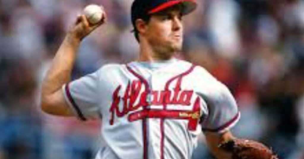 The 22-Ace Ceiling: Pitching's True Elite, No Compromises 4 Image of Greg Maddux showcasing his remarkable pitching stats from the 1995 season, highlighting his efficiency.