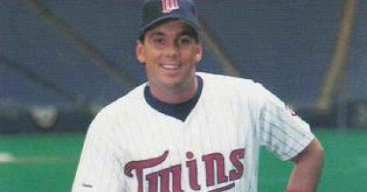 25 Minnesota Twins Worth Remembering 19 Kent Hrbek lifts the trophy, symbolizing the 1987 Twins' incredible journey.