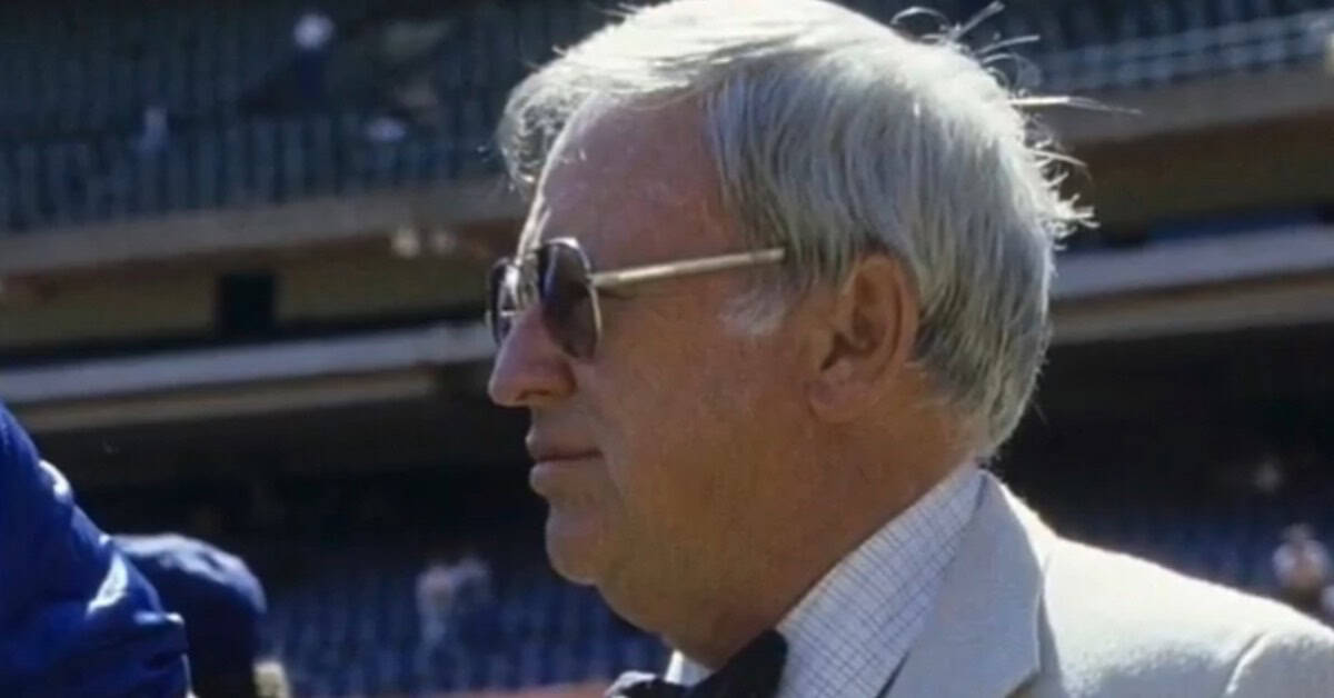 11 Executives Who Turned Baseball Wrecks into Winners 12 Frank Cashen Color Photo
