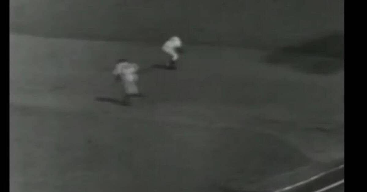 Jackie Robinson Fielding