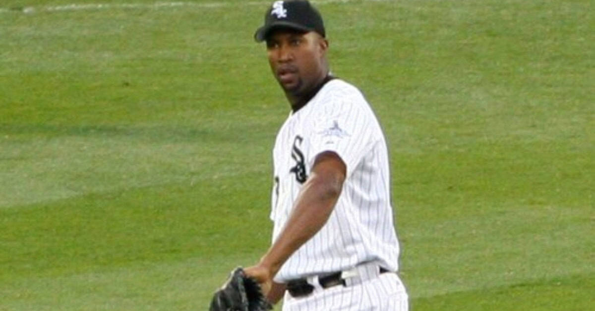 From Gwynn to Sosa: Right Field Belonged to the '90s 17 Jermaine Dye celebrating his pivotal role in the 2005 World Series for the White Sox.