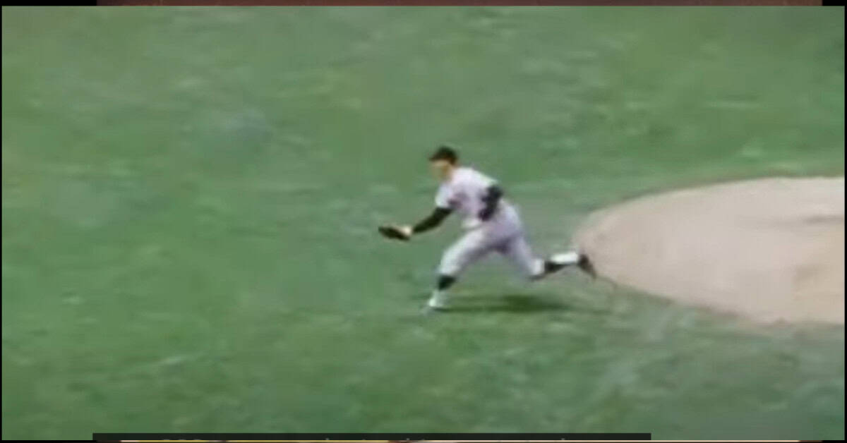 The '76–'83 Phillies Were a Dynasty — We Just Never Called Them One 9 Jim Kaat leaving the mound toward third base making a great catch.