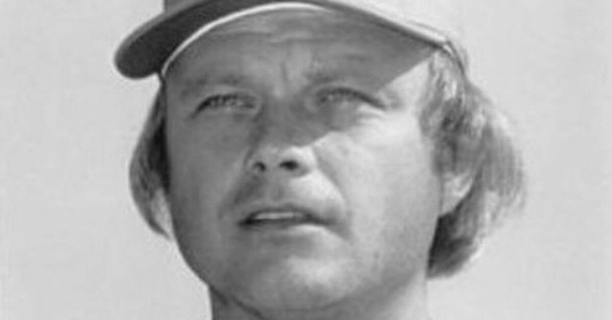 20 Players Who Shared a Clubhouse With Nolan Ryan 4 Joe Niekro delivers his famous knuckleball pitch, a key part of his legacy.