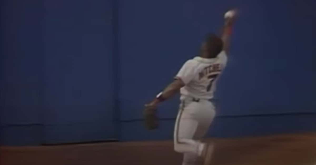 Bare-Hand grabs, Fence Robberies, Pure Instinct: 15 Outfield Catches That Defied Belief 11 Kevin Mitchell