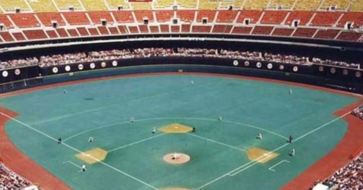 The '76–'83 Phillies Were a Dynasty — We Just Never Called Them One 6 Veterans Stadium, infamous for its design flaws, was a player's nightmare.