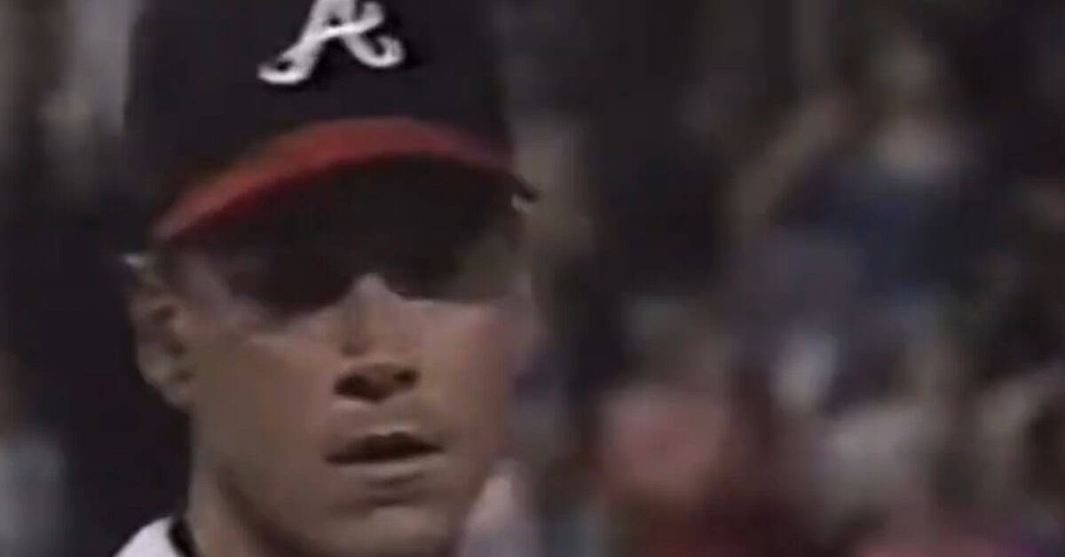 Tom Glavine Was an Absolute Menace — Here Are 20 Games That Prove It 8 Glavine Strategizing