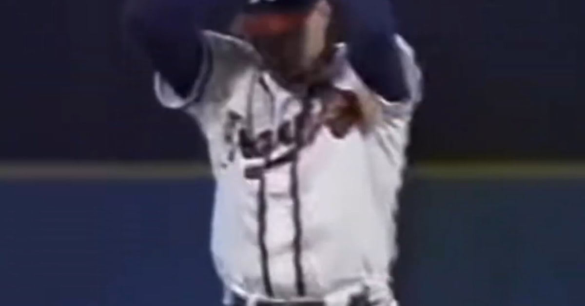 How John Smoltz Nailed Down a Hall of Fame Career, One Big Game at a Time 8 Smoltz Wind up
