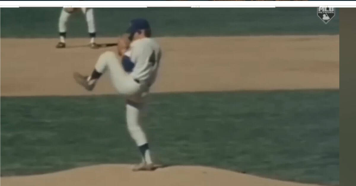 Tom Seaver delivers a pitch during his 15-strikeout game against the Phillies.
