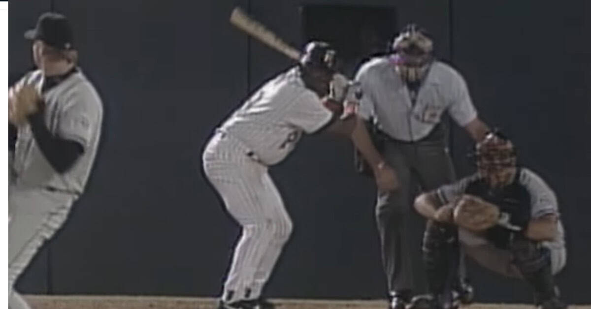 Tony Gwynn Waiting on Pitch