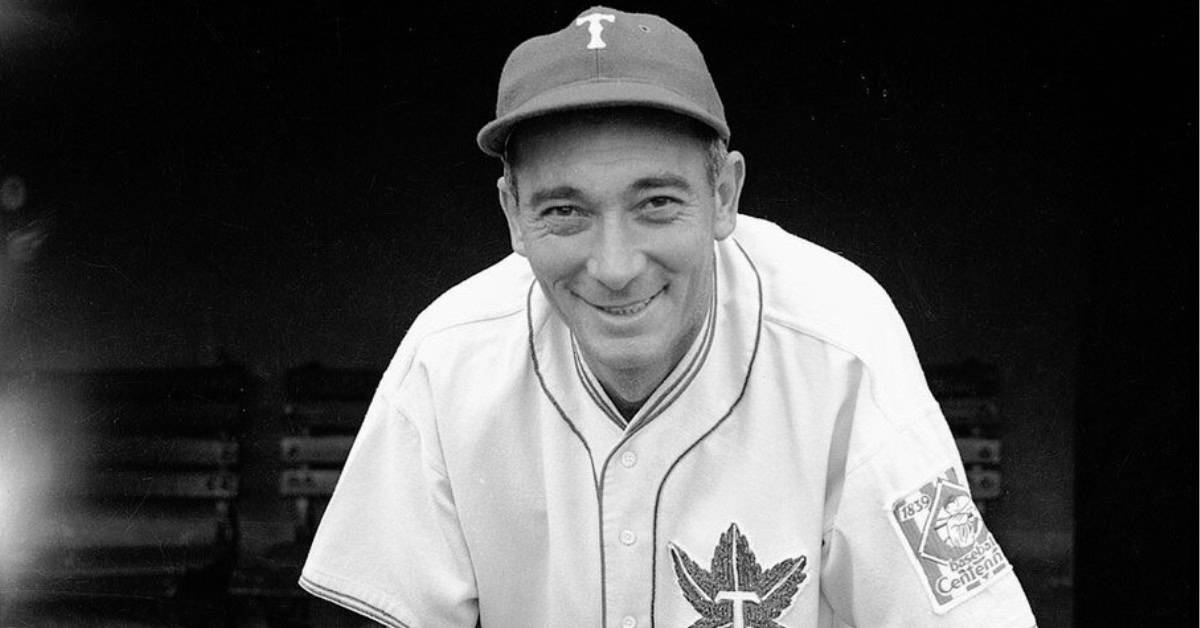 Meet the Men Who Won It All in the '30s 16 Tony Lazzeri in action, showcasing his skills as a second baseman.