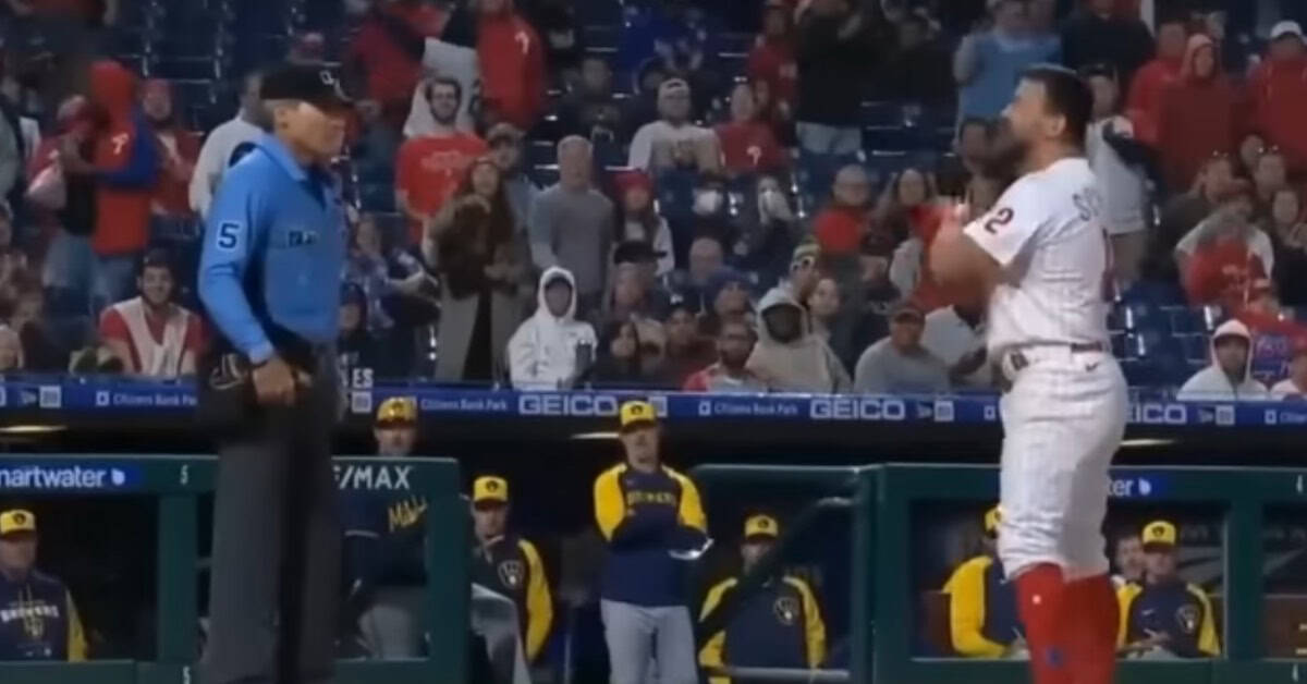 Angel Hernandez Kyle Schwarber