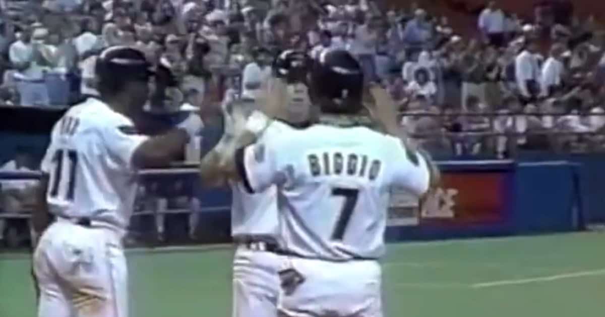 9 Times Jeff Bagwell Made MLB Pitchers Wish They'd Walked Him 11 Bagwell Greeted By Teammates at Home