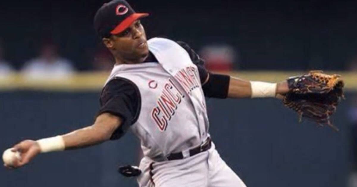 Barry Larkin Didn't Just Play Shortstop — He Redefined It 6 Barry Larkin Making The Throw