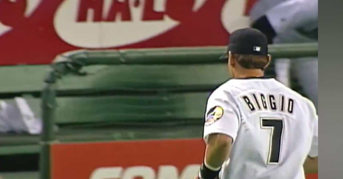 Craig Biggio Was Never Just an Astro — He Was the Astros 3 Biggio Running Back to Dugout