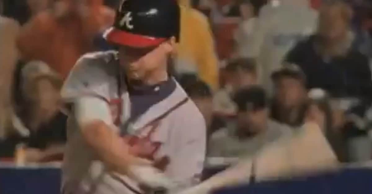 Chipper Jones Made the Mets His Personal Punching Bag 9 Chipper Swing Front