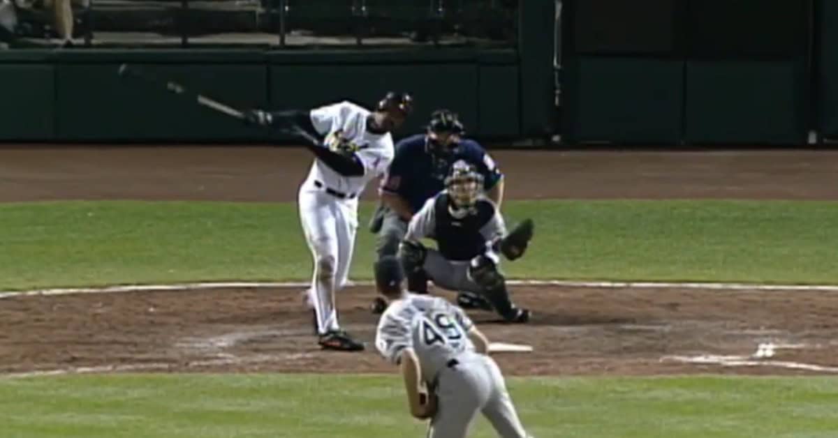 Harold Baines Taking a Rip