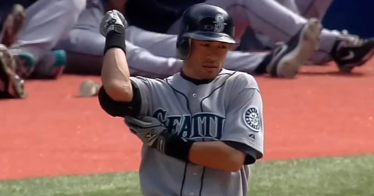 Ichiro's 262-Hit Season Was Just the Beginning 11 Ichiro Removing Arm Guard