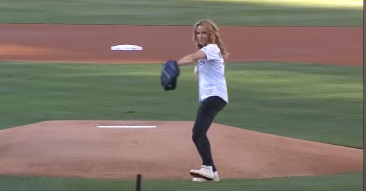 Celebrity First Pitches: The Glorious, the Embarrassing, the Unforgettable 16 Lea Thompson First Pitch