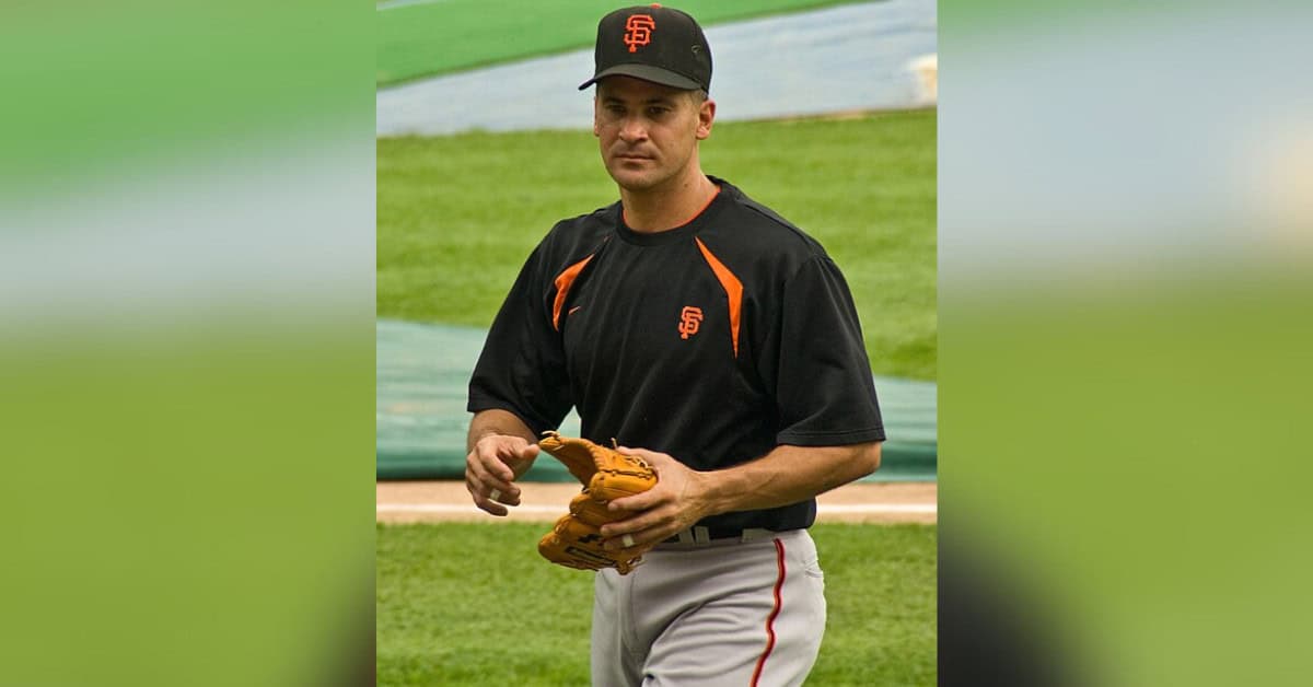 20 Players Who Shared a Dugout with Barry Bonds 19 Omar Vizquel 1